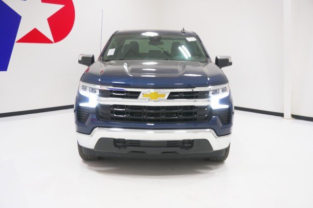 Used 2023 Chevrolet Silverado 1500 LT AWD/4WD image 2
