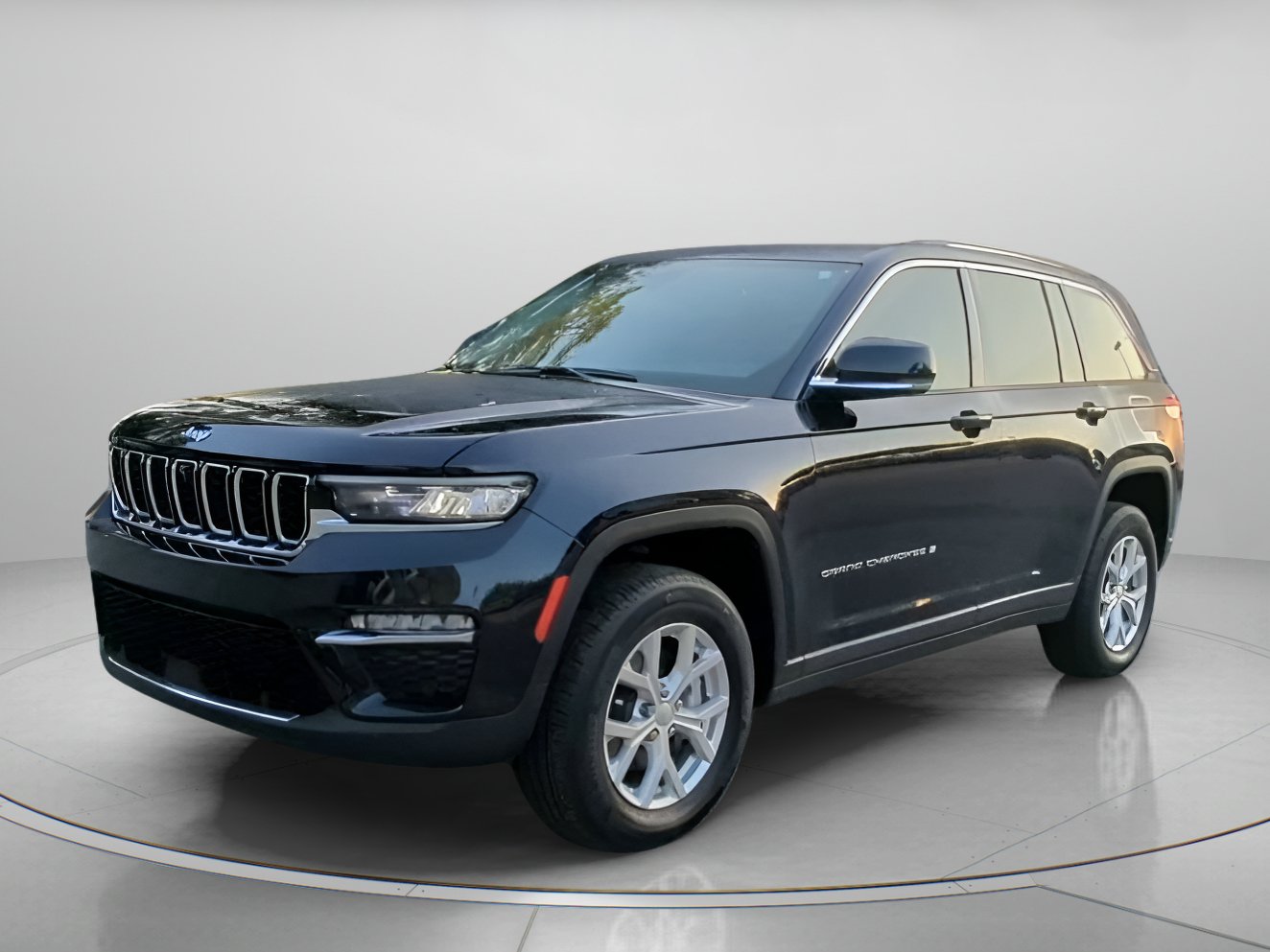Used 2023 Jeep Grand Cherokee Limited w/ Luxury Tech Group II AWD/4WD image 12