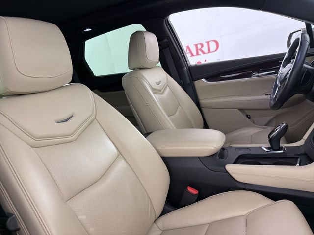 Used 2018 Cadillac XT5 Luxury w/ Driver Awareness Package image 16
