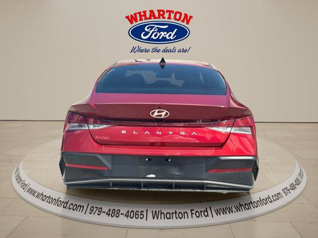 Used 2024 Hyundai Elantra SEL w/ Convenience Package FWD image 5