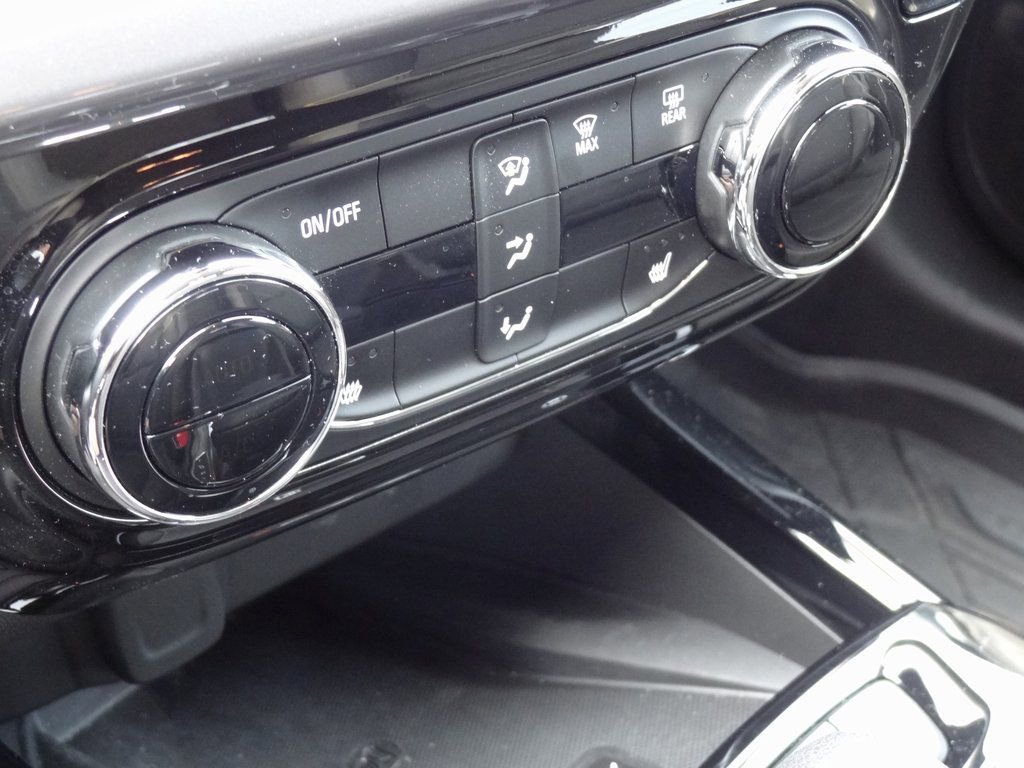 Used 2026 Chevrolet Trax ACTIV w/ Sunroof Package image 10