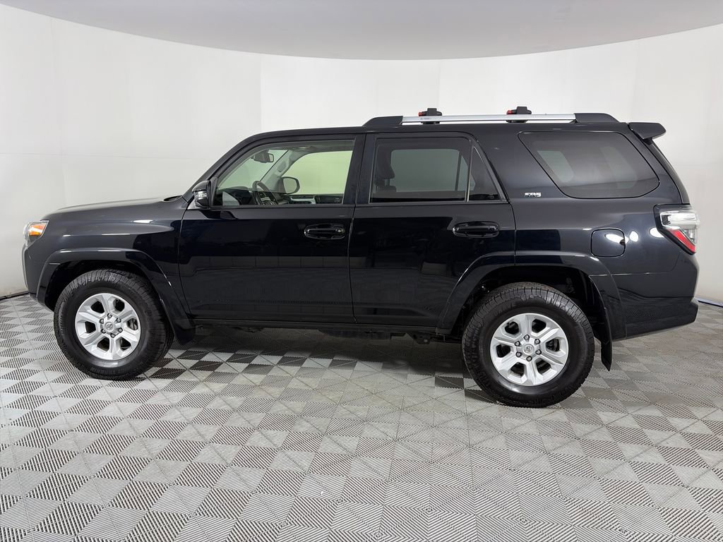 Used 2024 Toyota 4Runner SR5 Premium w/ Moonroof Package RWD image 4