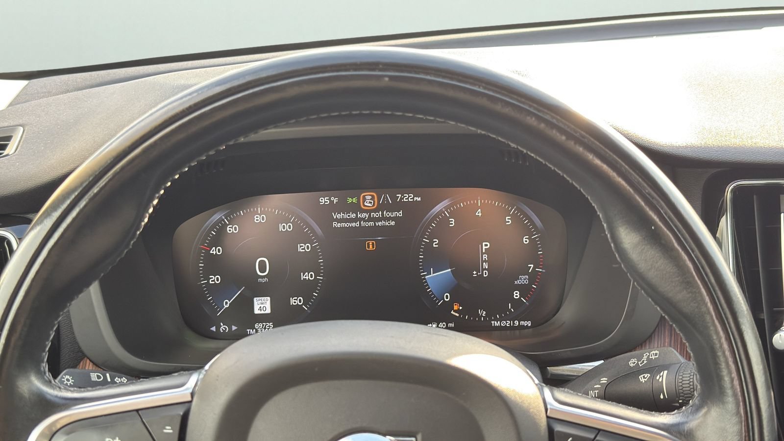 Used 2021 Volvo XC60 T5 Momentum w/ Premium Package AWD/4WD image 14