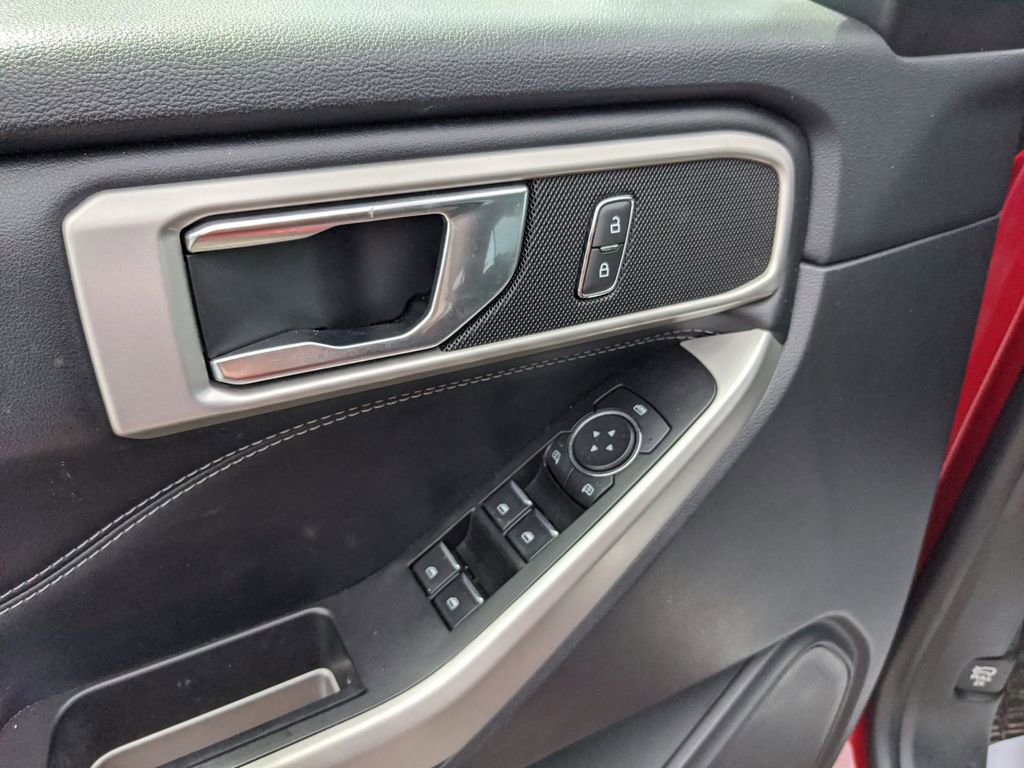 Certified 2022 Ford Explorer XLT w/ Equipment Group 202A image 18