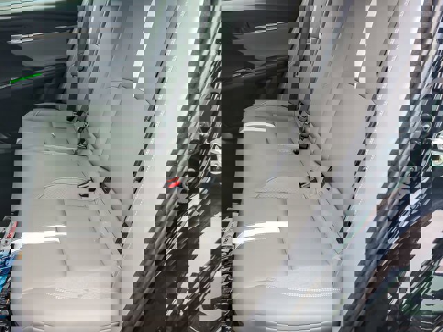 Used 2025 Toyota Camry SE image 10