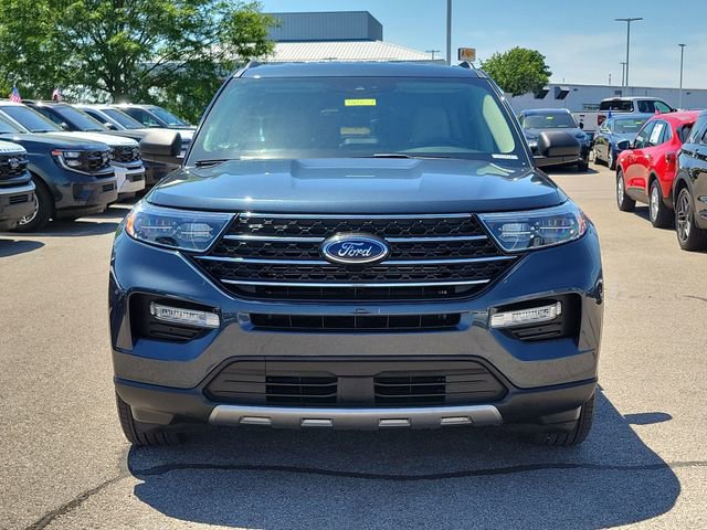 Certified 2022 Ford Explorer XLT w/ Equipment Group 202A AWD/4WD image 8