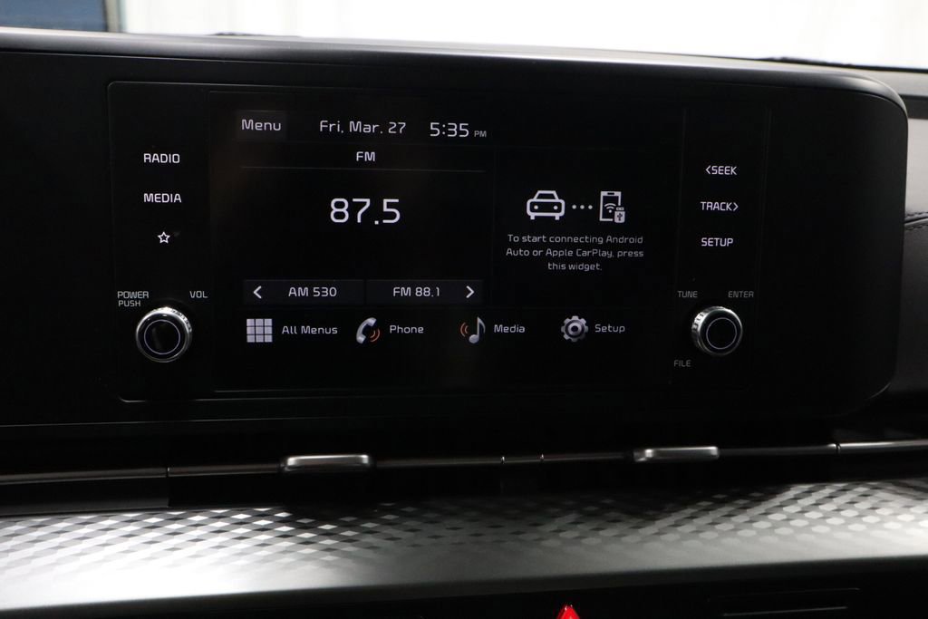 Used 2024 Kia Carnival LX image 12