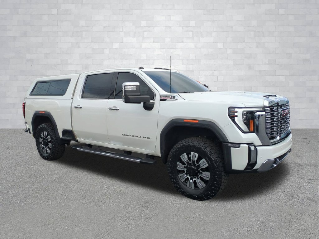Used 2024 GMC Sierra 2500 Denali w/ Denali Reserve Package AWD/4WD image 2