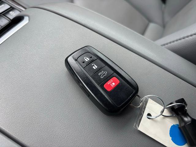 Used 2023 Toyota Highlander Limited FWD image 28