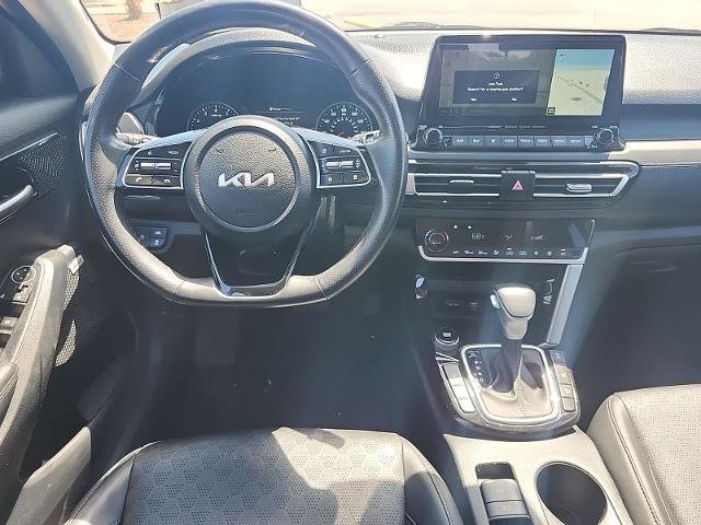 Used 2023 Kia Seltos SX w/ SX Sunroof Package image 6