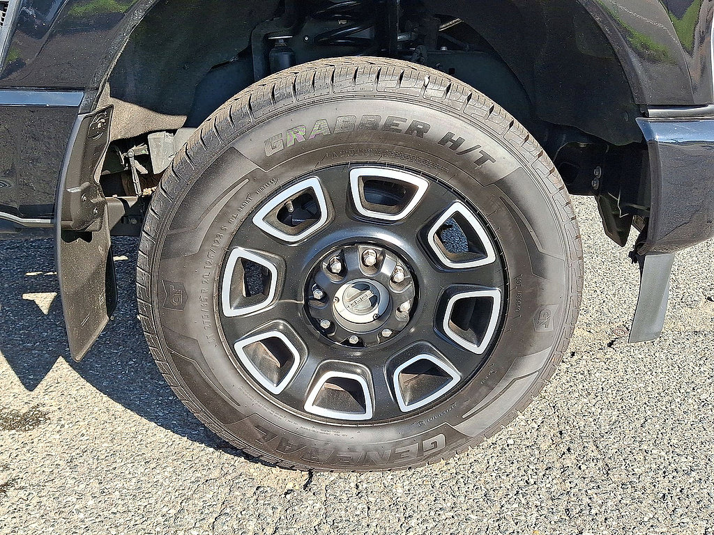 Certified 2023 Ford F350 Platinum w/ FX4 Off-Road Package AWD/4WD image 33