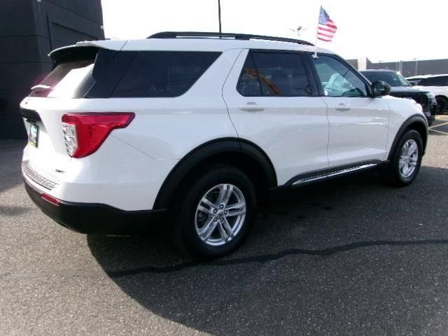 Certified 2022 Ford Explorer XLT w/ Equipment Group 202A AWD/4WD image 6