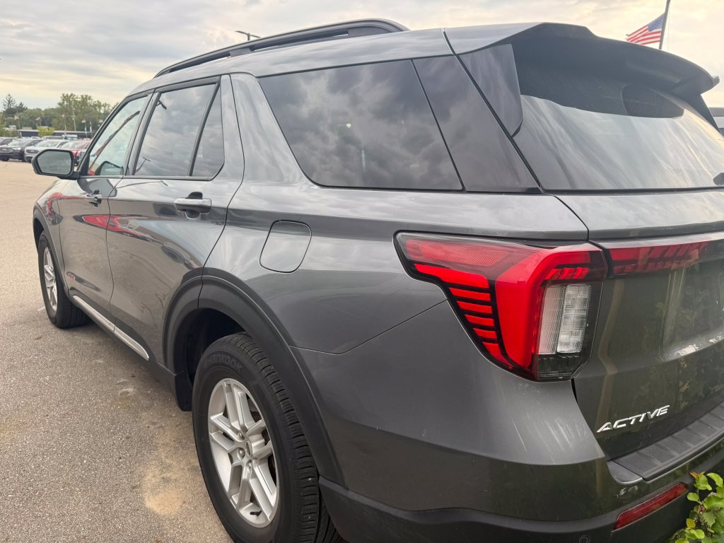 Certified 2025 Ford Explorer Active AWD/4WD image 6