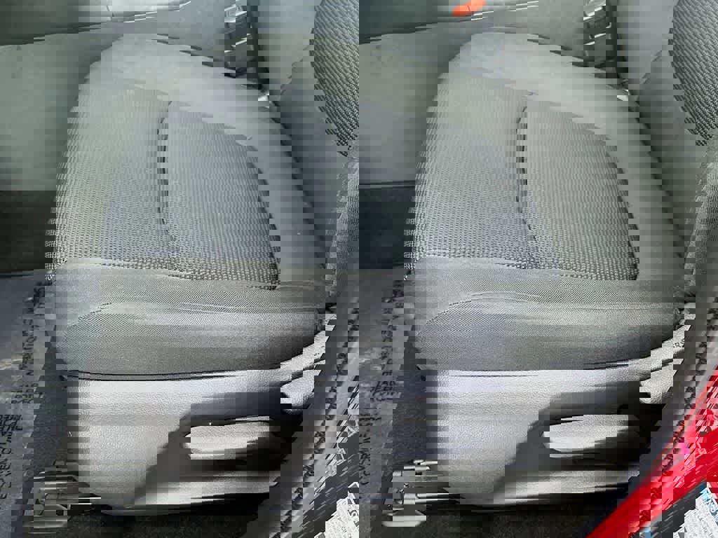 Used 2021 Toyota RAV4 LE image 30