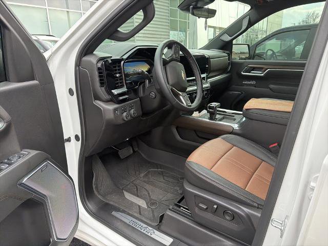 Used 2025 Chevrolet Silverado 1500 High Country image 8
