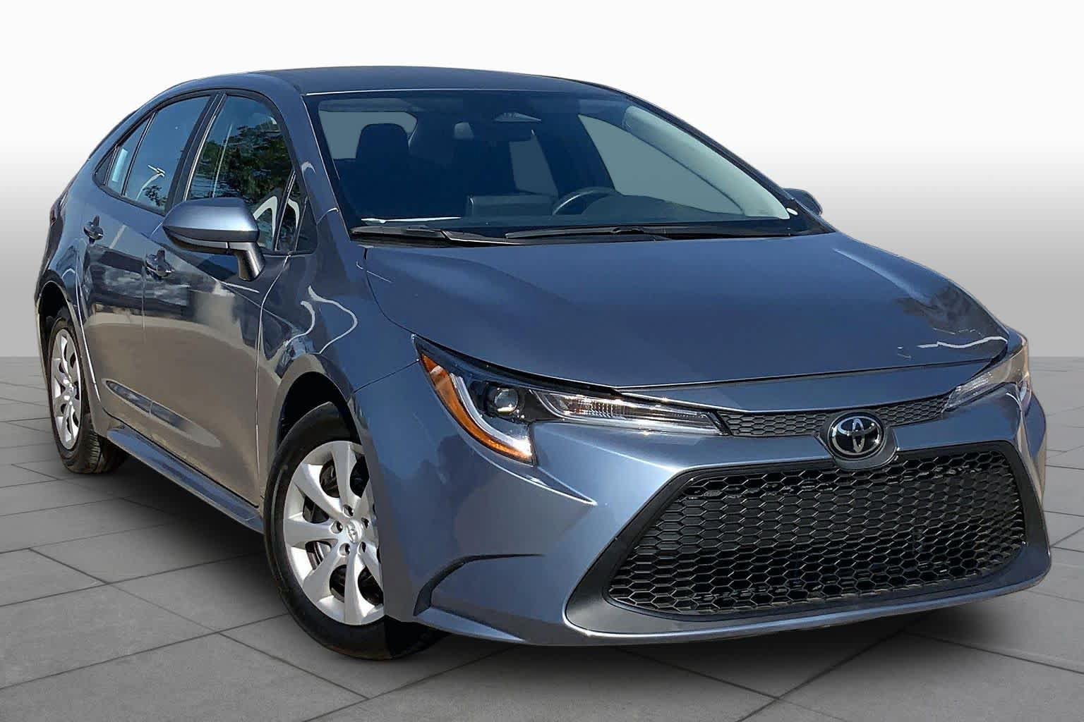Used 2025 Toyota Corolla LE FWD image 3