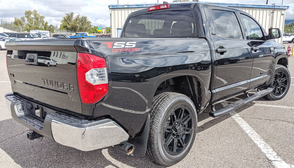 Used 2020 Toyota Tundra SR5 w/ SR5 Upgrade Package AWD/4WD image 3