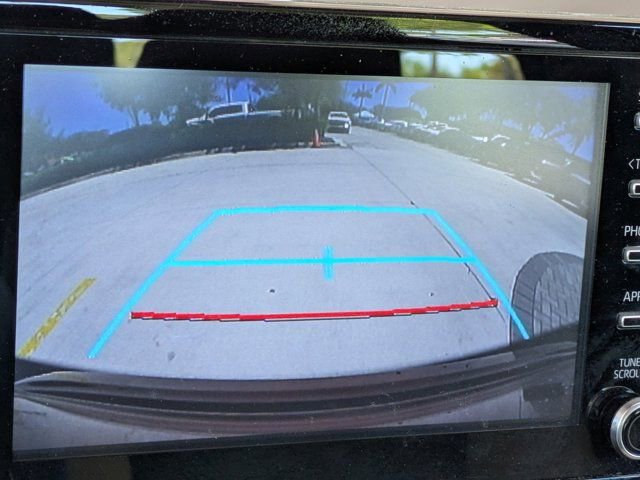 Used 2020 Toyota Corolla LE image 25