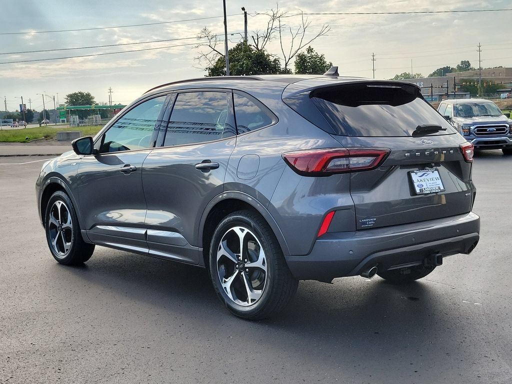 Certified 2023 Ford Escape ST-Line Select w/ Tech Pack #2 AWD/4WD image 4