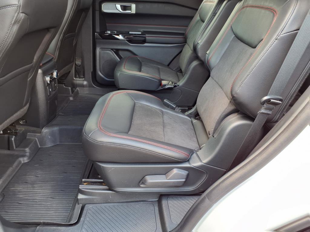 Certified 2023 Ford Explorer ST-Line w/ Class IV Trailer Tow Package image 16