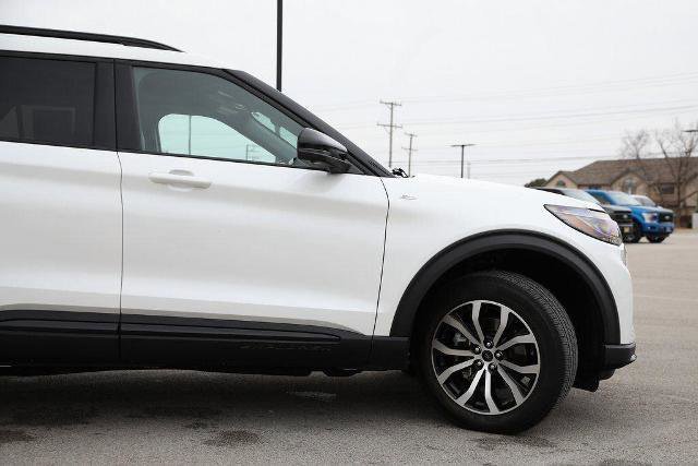 Certified 2025 Ford Explorer ST-Line image 13