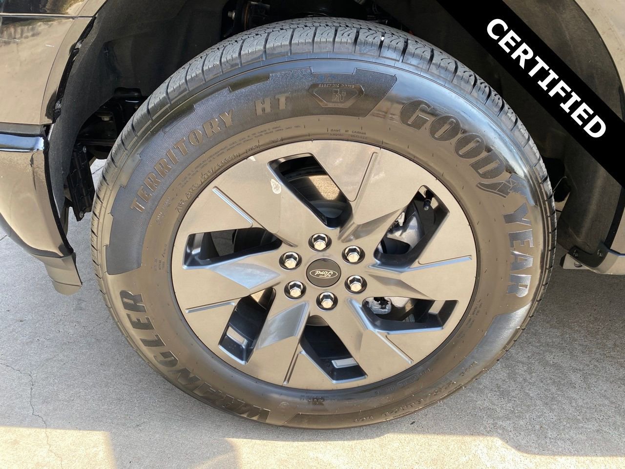 Certified 2025 Ford F150 Lightning Lariat image 39