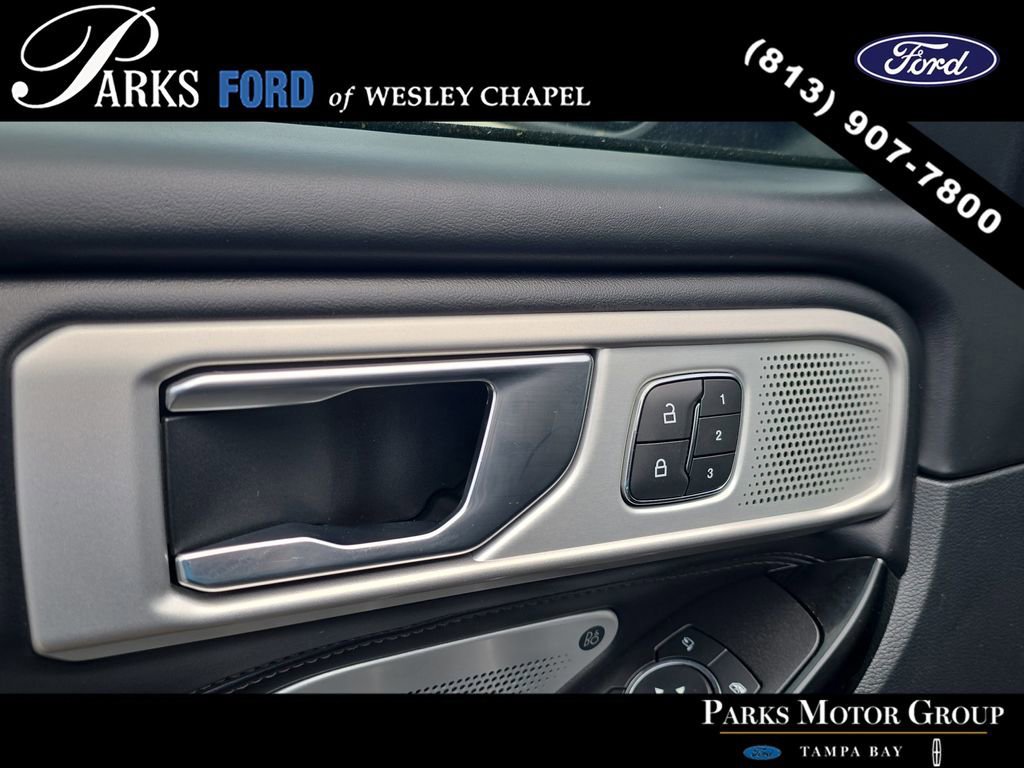 Certified 2021 Ford Explorer Platinum w/ Equipment Group 601A image 18