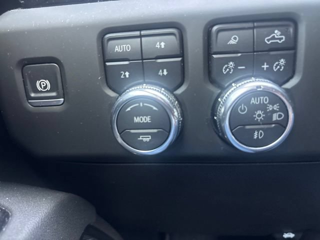 Used 2025 GMC Sierra 1500 AT4 w/ Technology Package AWD/4WD image 26