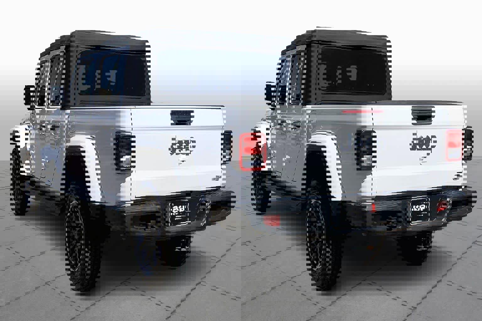 Used 2022 Jeep Gladiator Overland w/ Trailer Tow Package image 4