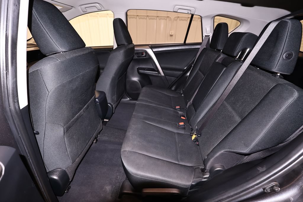Used 2018 Toyota RAV4 LE w/ Carpet Mat Package AWD/4WD image 15