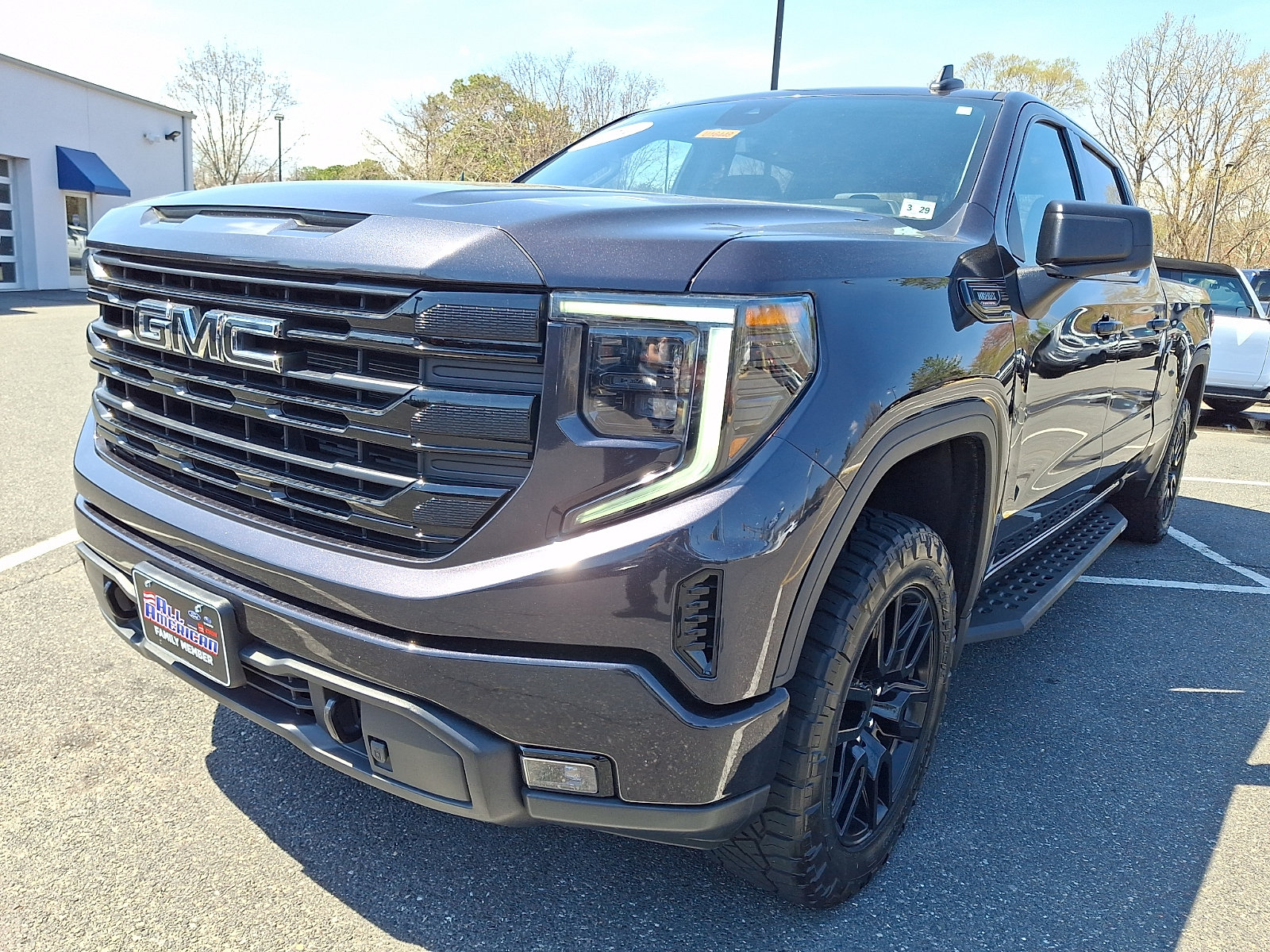 Used 2024 GMC Sierra 1500 Elevation w/ Preferred Package AWD/4WD image 4