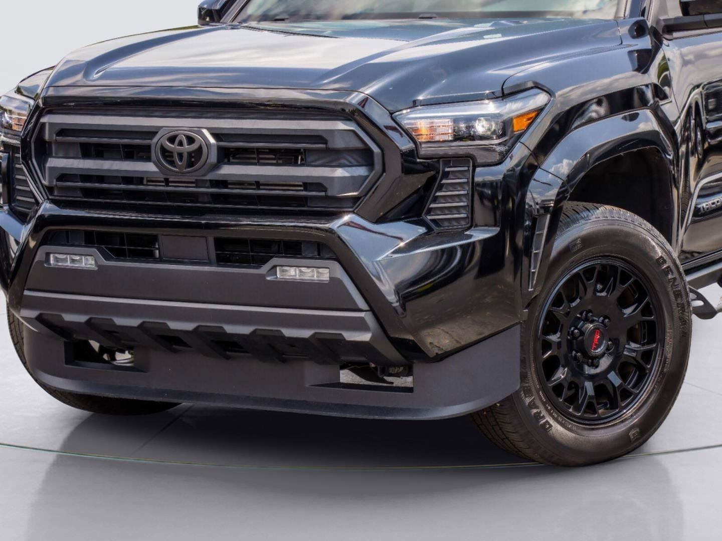 Used 2024 Toyota Tacoma SR5 RWD image 2
