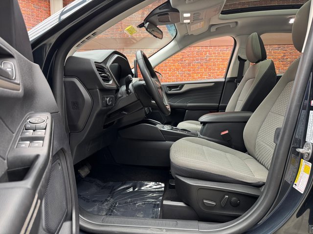 Certified 2022 Ford Escape SE w/ SE Sport Appearance Package image 23