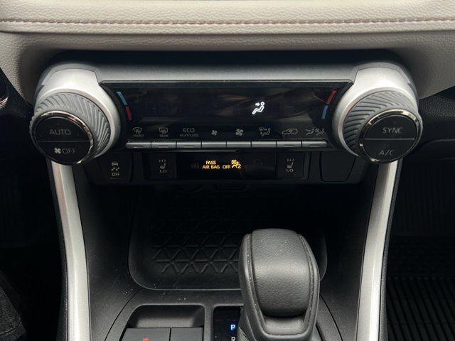 Used 2024 Toyota RAV4 XLE w/ Convenience Package AWD/4WD image 20