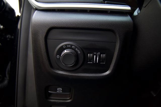 Used 2024 Jeep Grand Cherokee L Laredo RWD image 17