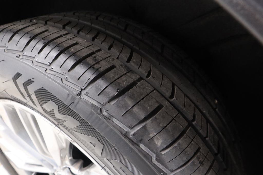 Used 2024 Cadillac XT4 Premium Luxury image 22