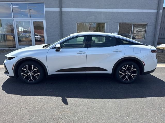 Used 2024 Toyota Crown XLE image 2