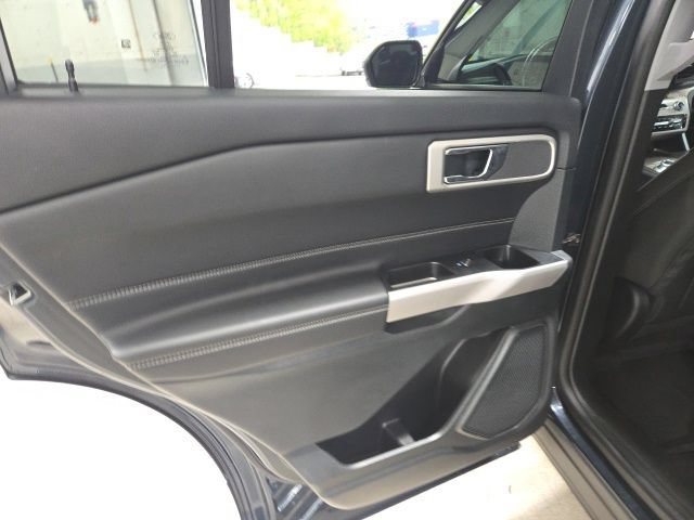 Certified 2024 Ford Explorer XLT AWD/4WD image 32