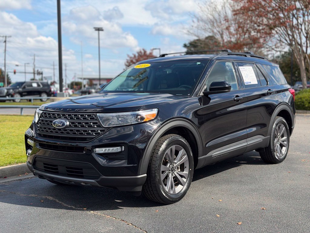 Certified 2024 Ford Explorer XLT w/ Equipment Group 202A AWD/4WD image 6