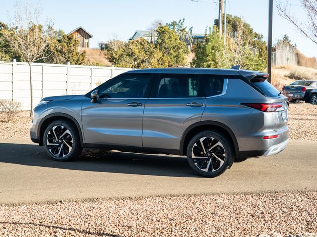 Used 2022 Mitsubishi Outlander SE image 5