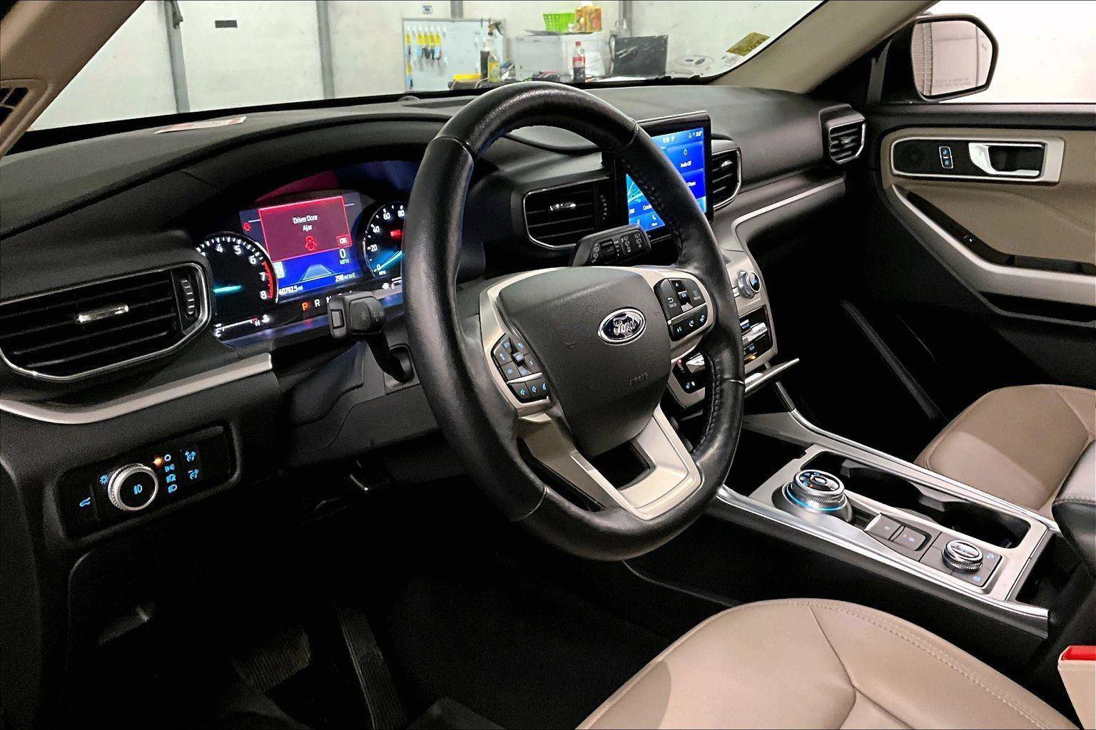 Certified 2022 Ford Explorer XLT w/ Equipment Group 202A image 12