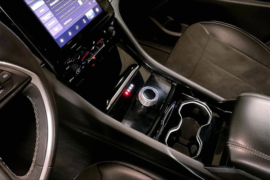 Used 2023 Jeep Grand Cherokee Altitude image 16