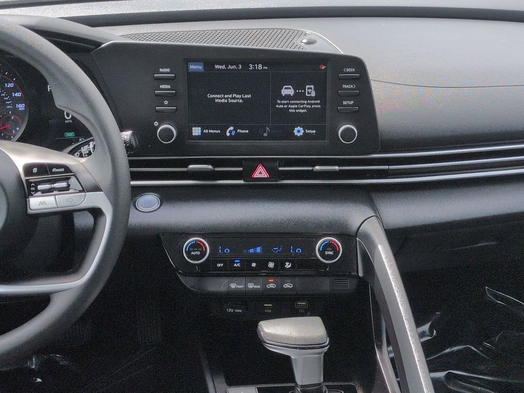 Used 2023 Hyundai Elantra SEL FWD image 17