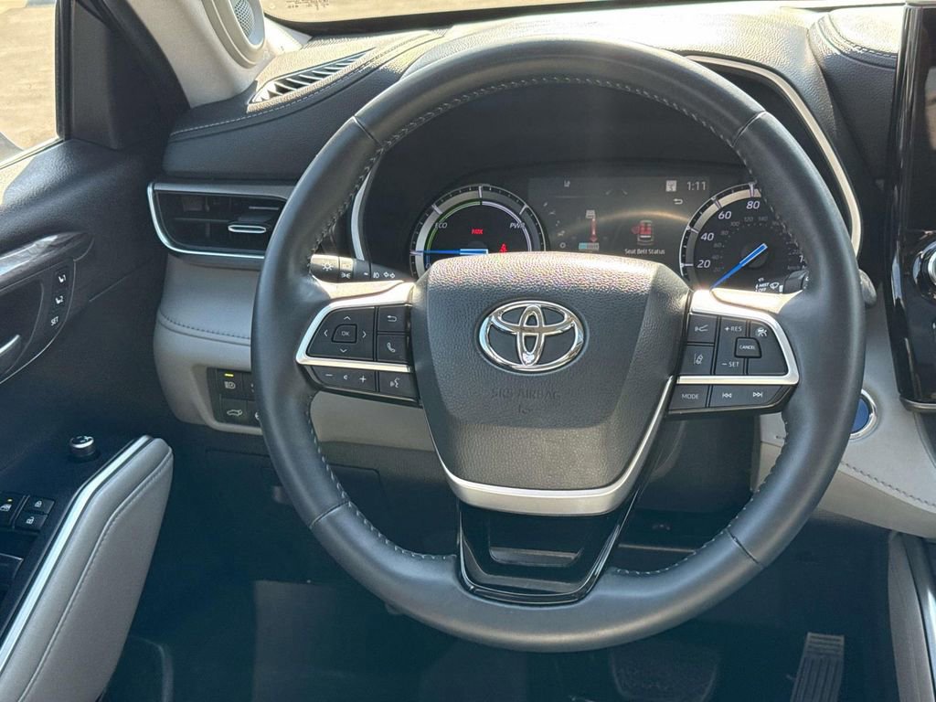 Used 2022 Toyota Highlander Limited image 17