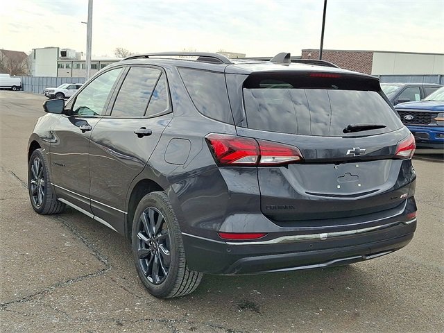 Used 2022 Chevrolet Equinox RS image 2