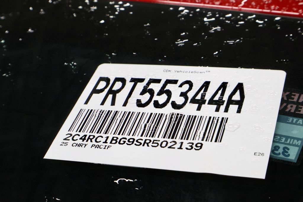 Used 2025 Chrysler Pacifica Select FWD image 33