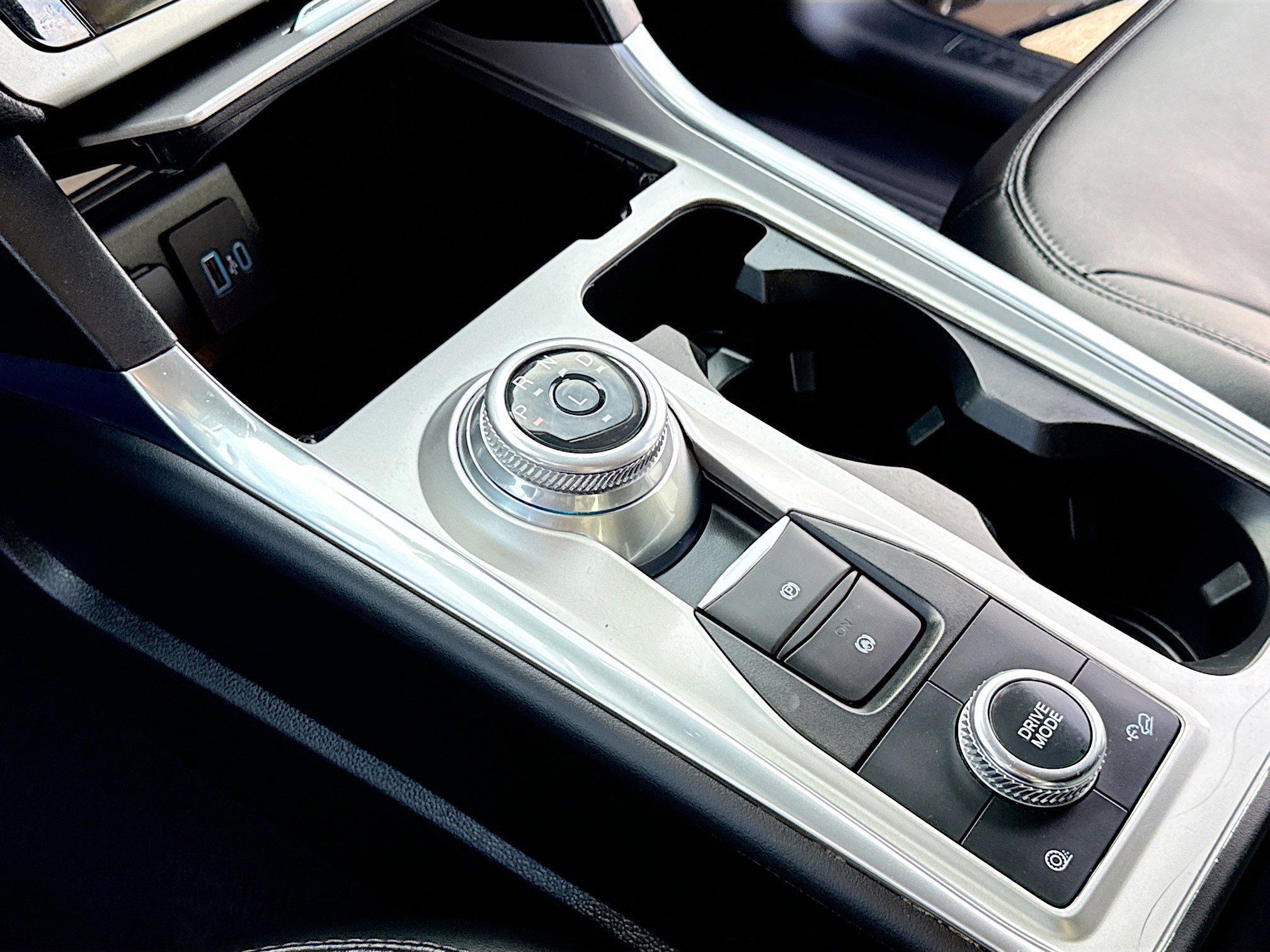 Certified 2023 Ford Explorer XLT w/ Equipment Group 202A image 15