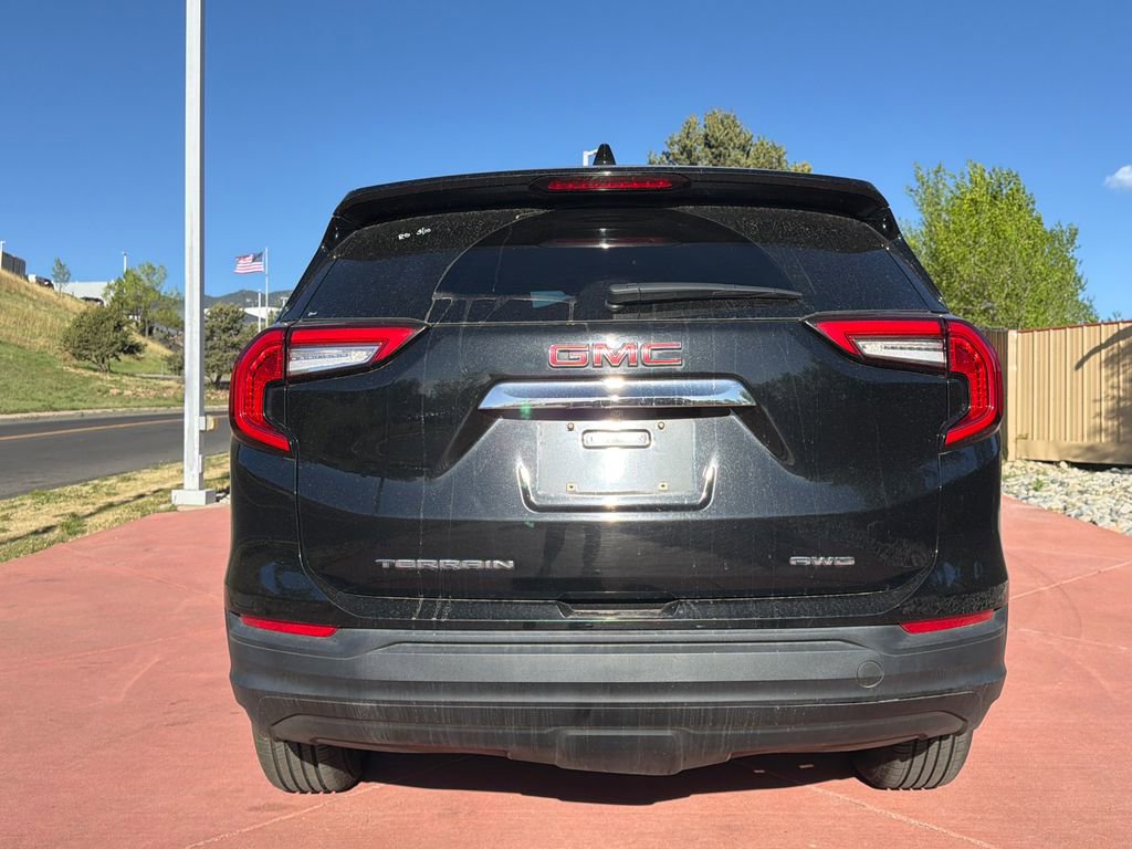 Used 2024 GMC Terrain SLE image 6