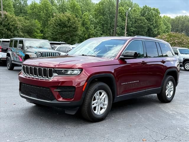 Used 2023 Jeep Grand Cherokee Laredo RWD image 8