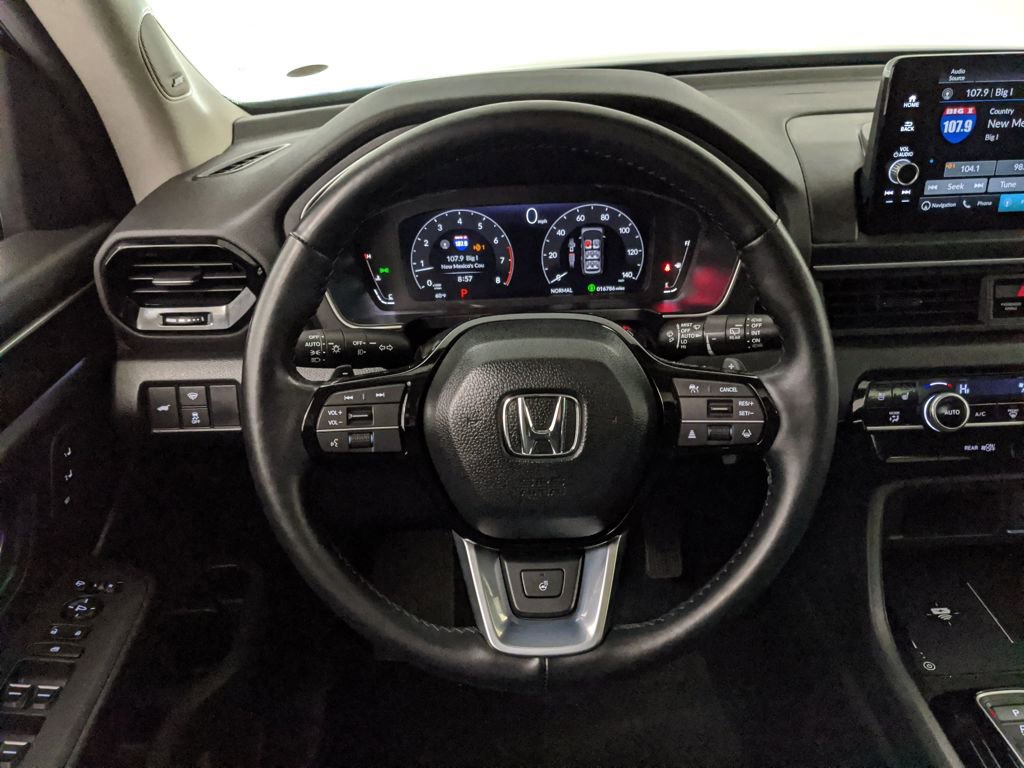 Used 2024 Honda Pilot Elite image 16